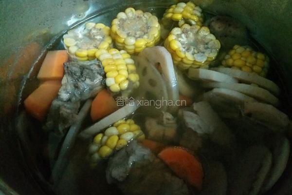 莲藕玉米骨头汤的做法图解5