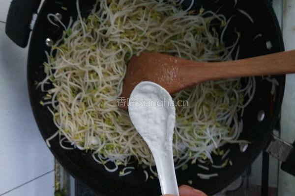 酸辣绿豆芽的做法图解3