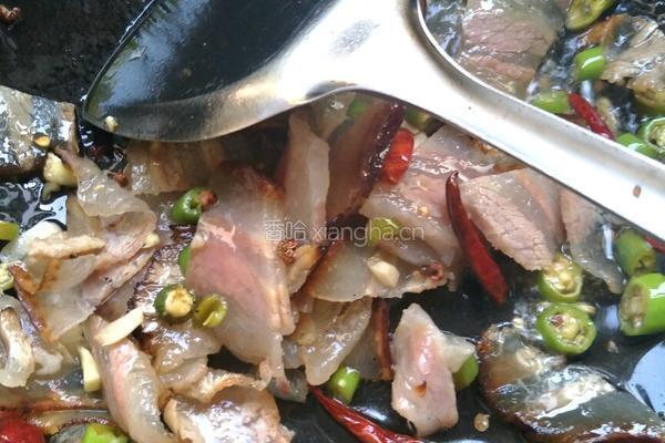 腊肉炒咸菜的做法图解5