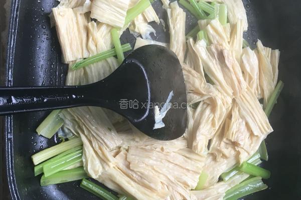 香芹炒腐竹的做法图解3