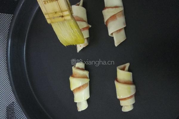 香酥草莓牛角包的做法图解5