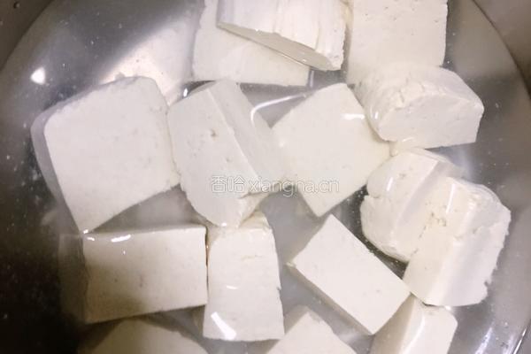 韩式辣白菜豆腐汤的做法图解2