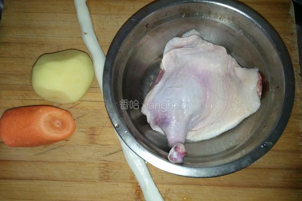 鸭腿肉炖山药土豆的做法图解1