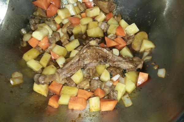 鸭腿肉炖山药土豆的做法图解9