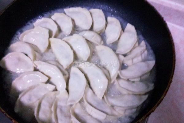 水煎饺的做法图解12