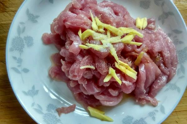 蒜苔炒肉丝的做法图解1