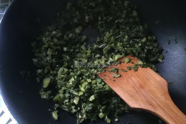 酸菜毛豆的做法图解3