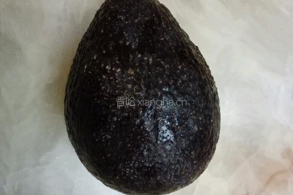 蜂蜜牛油果奶昔的做法图解1