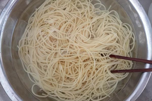 黑椒牛柳炒意面的做法图解5