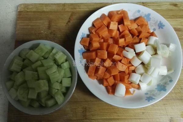 酱爆肉丁的做法图解1