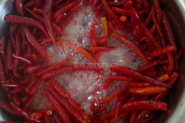 正宗贵州糍巴油辣椒的做法图解1