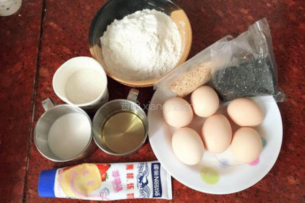 电饭煲蛋糕的做法图解1