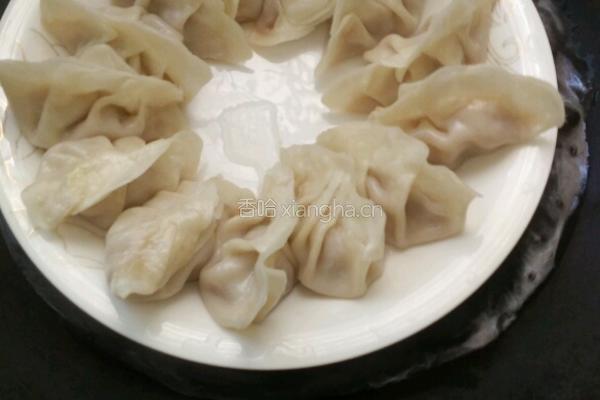 猪肉白菜馅蒸饺的做法图解3