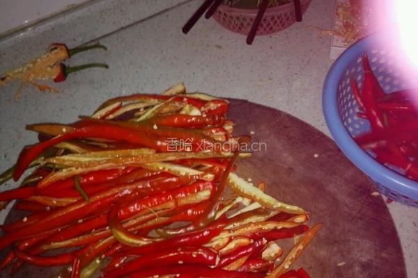 自制剁辣椒的做法图解1