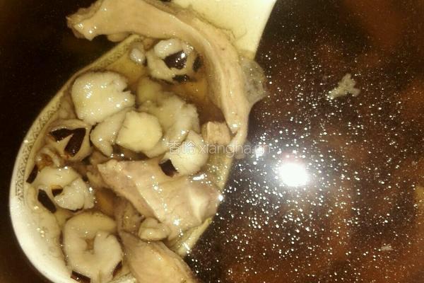 猪小肚炖茨实汤的做法图解6