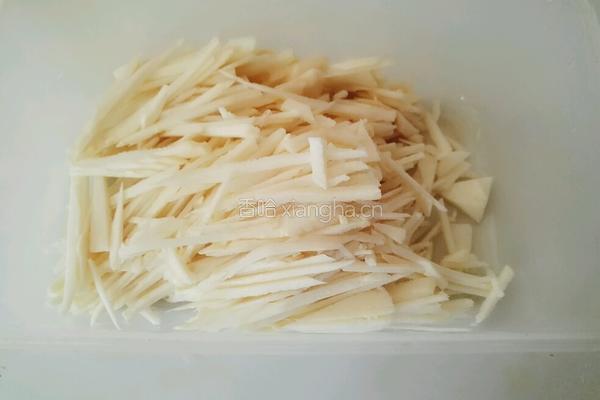 小肠瘦肉汤的做法图解1