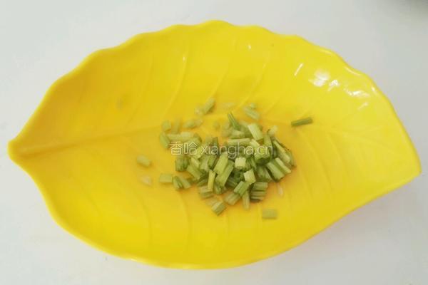 小肠瘦肉汤的做法图解3