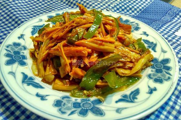辣椒炒腐竹的做法图解7