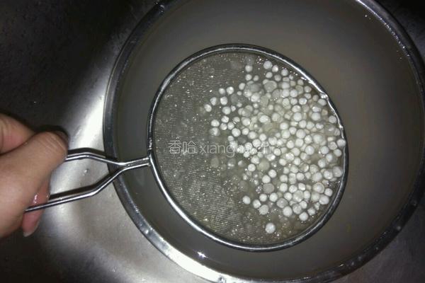 如何煮透明Q弹西米的做法图解3