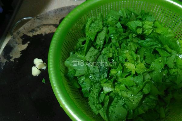 清炒芥菜的做法图解1