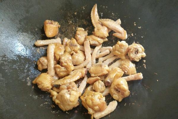 西兰花炒鸡翅猪扒肉的做法图解7