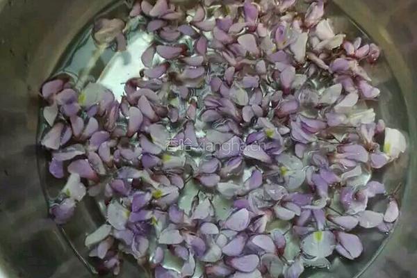 紫藤花煎鸡蛋的做法图解1