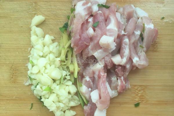 芹菜炒肉的做法图解2