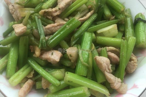 芹菜炒肉的做法图解5