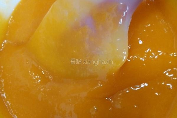 芒果流心慕斯的做法图解3