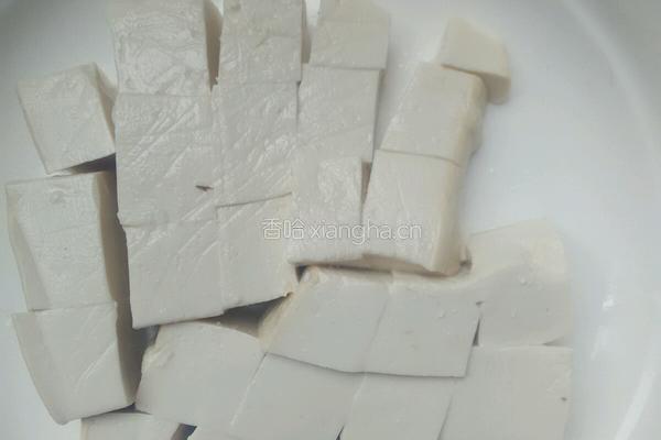 豆腐烧鲶鱼的做法图解3