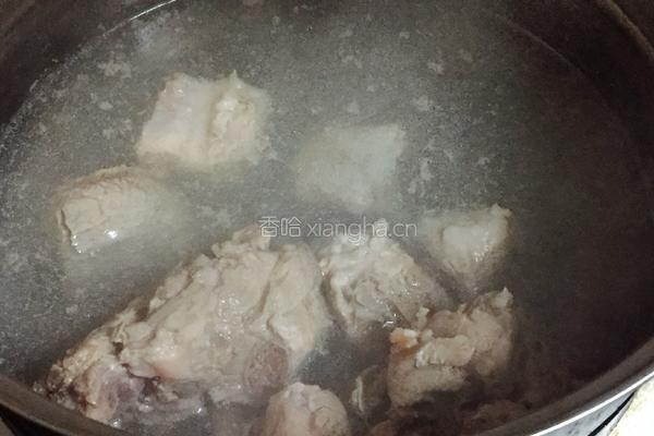 冬瓜排骨汤的做法图解1