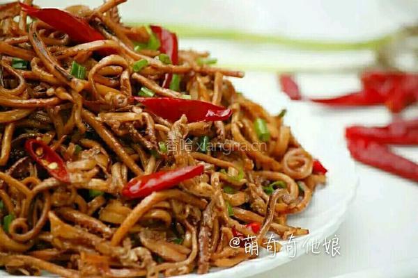 辣炒鱿鱼丝的做法图解1