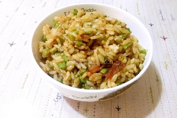豇豆培根酱油炒饭的做法图解8