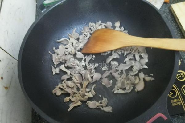 酸辣鸡杂的做法图解4