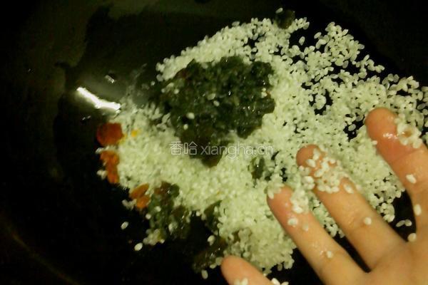 大米皮蛋末粥的做法图解5