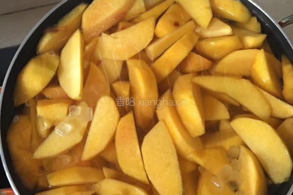 黄桃罐头的做法图解3