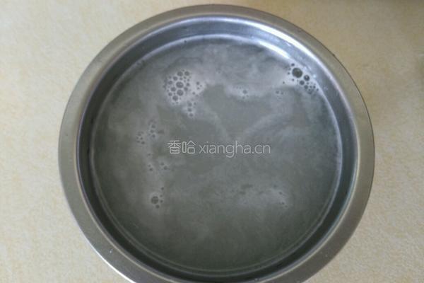 冰糖马蹄水的做法图解3