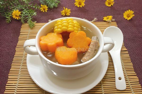 胡萝卜玉米龙骨汤的做法图解6