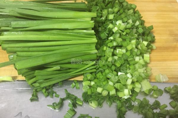 韭菜盒子的做法图解3