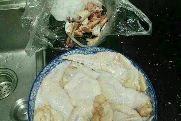 鸡翅包饭的做法图解1