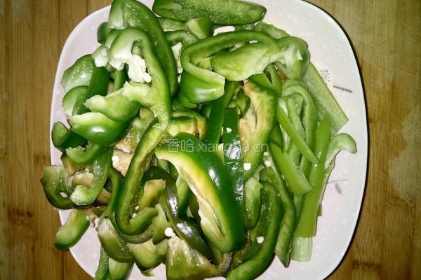 菜椒炒肉丝的做法图解3