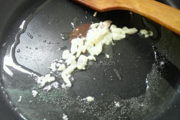 香肠排骨酸菜大米饭的做法图解5