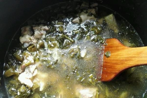 香肠排骨酸菜大米饭的做法图解9