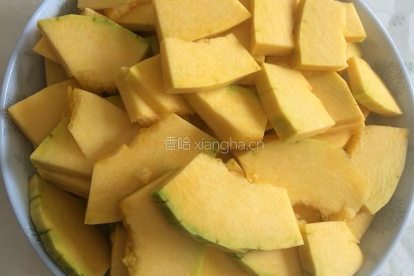 咸鸭蛋炒老南瓜的做法图解3