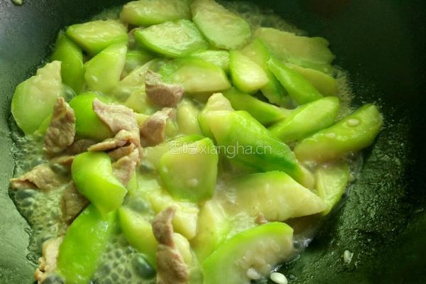 丝瓜炒肉的做法图解8