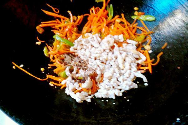 红萝卜丝炒肉丝的做法图解12