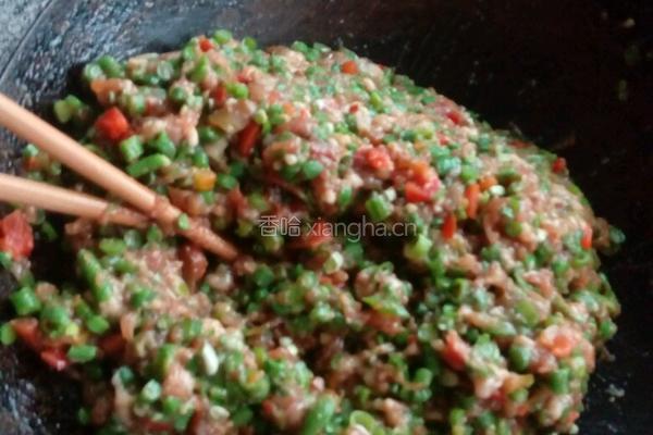 豇豆馅儿的肉包子的做法图解1