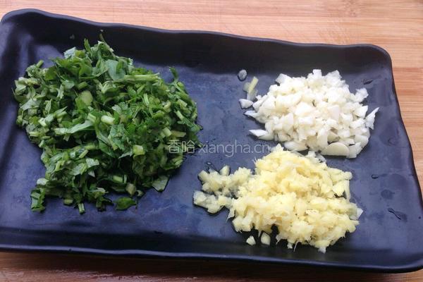 玉米胡萝卜香菇饺子的做法图解5