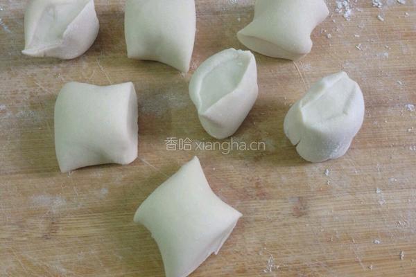玉米胡萝卜香菇饺子的做法图解8