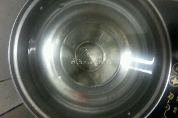 山药木耳鸡肉汤的做法图解4